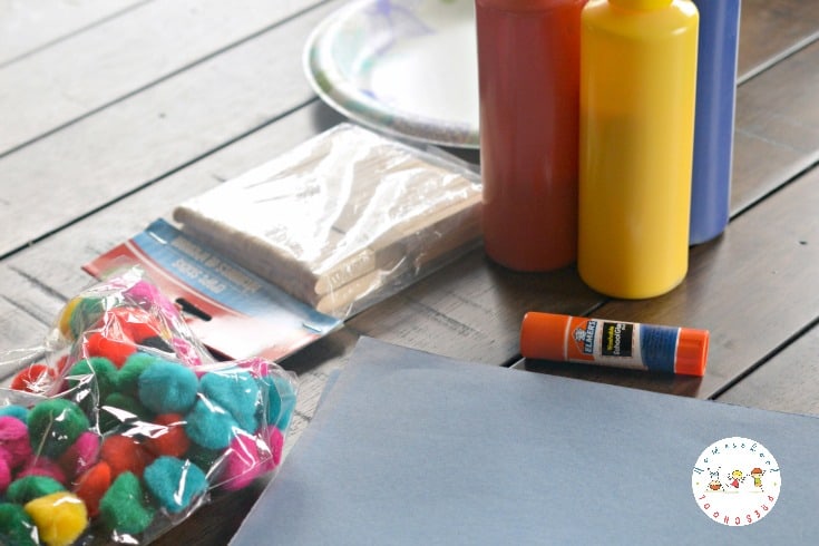 Are you looking for a super simple craft to do with your kids? It doesn't get any easier than this fingerprint flower craft!