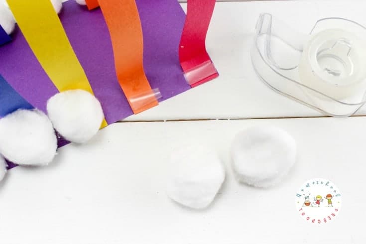 Your kids will have a blast trying to catch a leprechaun this St. Patrick's Day with a leprechaun trap they can build themselves!