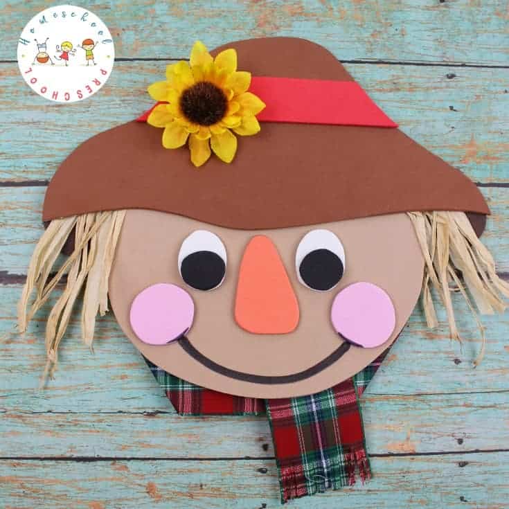 Autumn means scarecrows and sunflowers and great autumn read-alouds. Combine all of those things with this simple scarecrow craft and book list for kids.