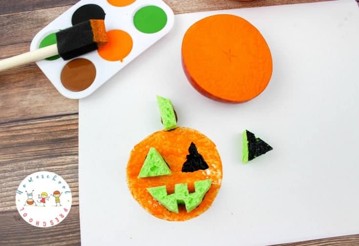 How can your children turn an apple into a pumpkin? They can with this fun autumn craft! These pumpkin apple stamps are fun for kids of all ages.