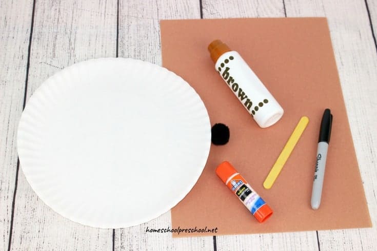 Will the groundhog see his shadow or not? No matter. This Groundhog Day craft is the perfect activity to do with your preschoolers!