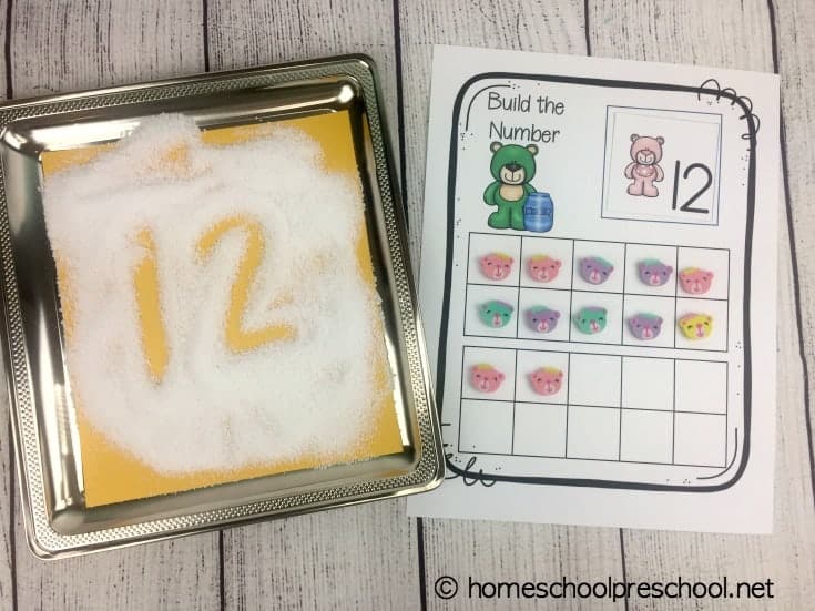 These preschool math printables will help your little ones recognize, count, and write the numbers 1 - 20. These bear-themed preschool counting worksheets are perfect for extra practice!