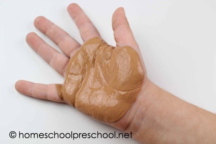 Turn your child's handprint into one of his favorite book characters with this If You Give a Mouse a Cookie handprint art project for kids!