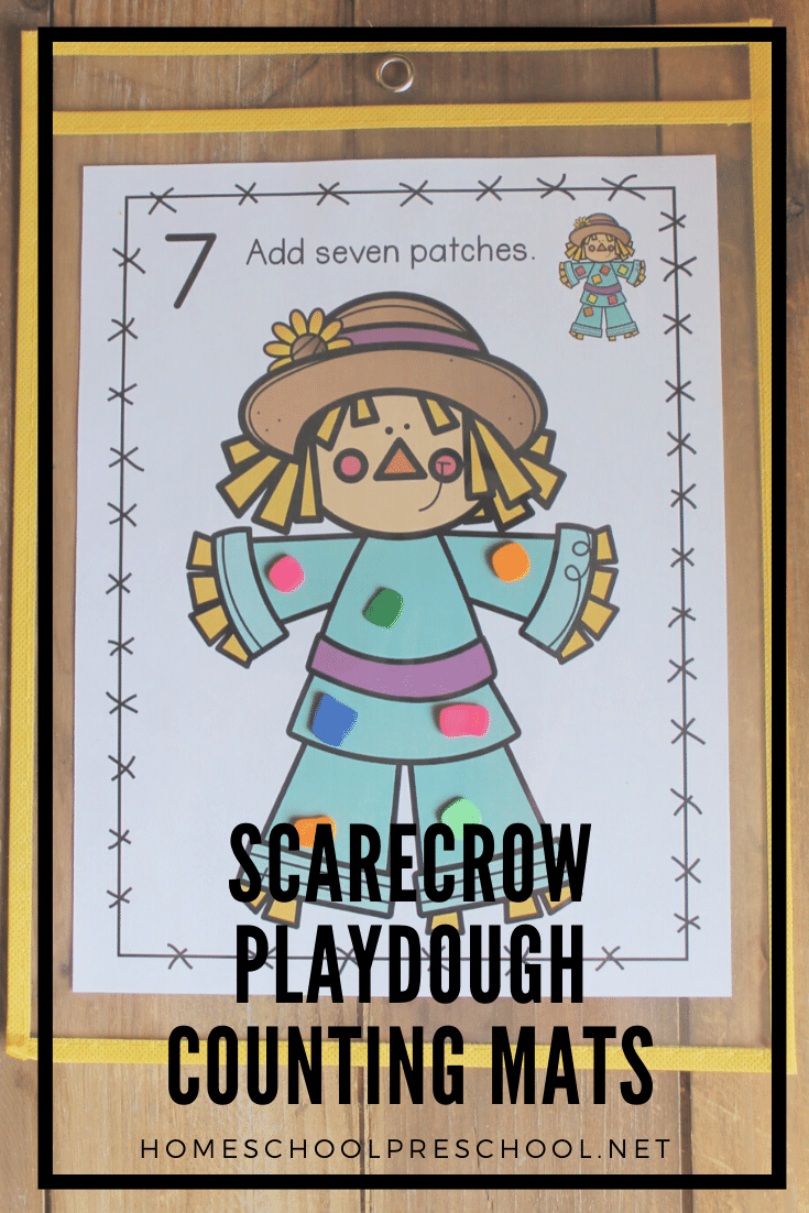 This fall, your preschoolers can practice counting to ten as they add patches to the scarecrows on these scarecrow playdough mats!